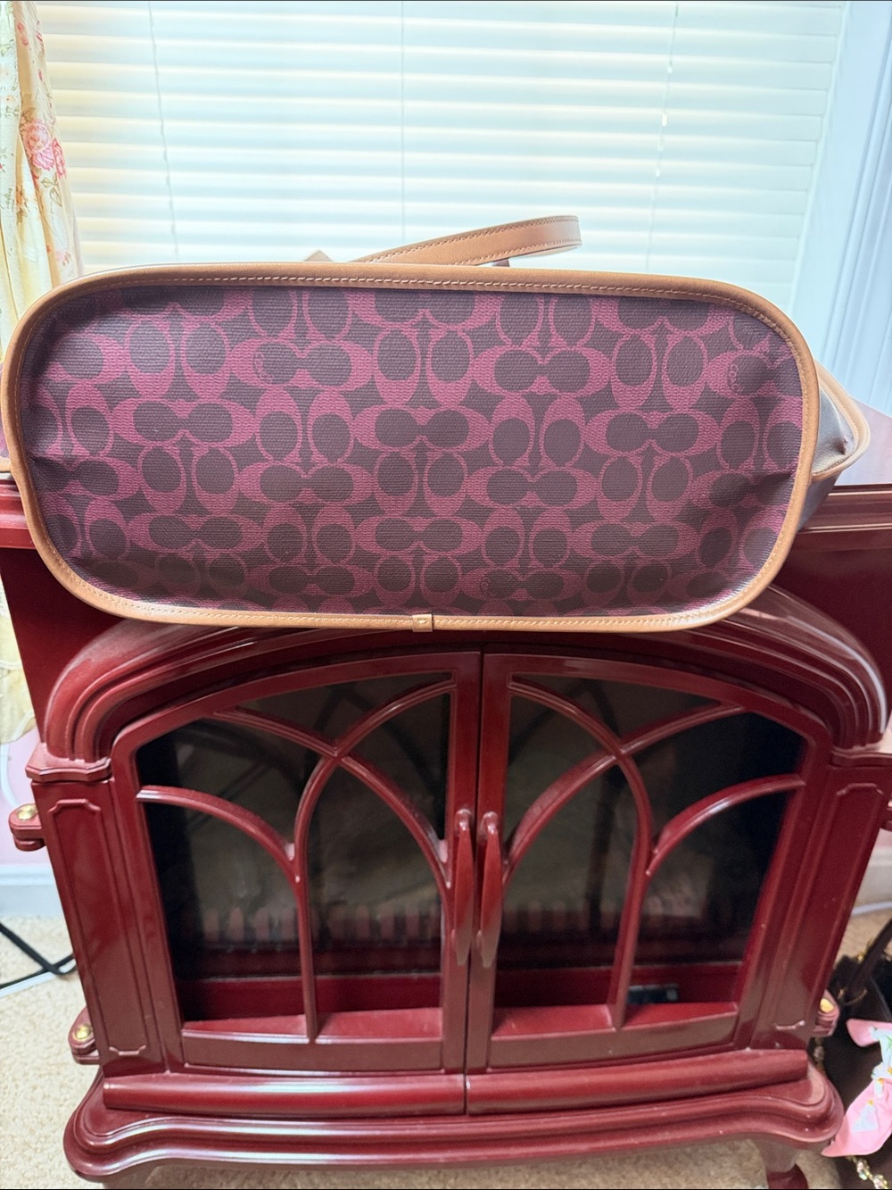 Coach Taxi Signature Tote in Burgundy/Chocolate - Picture 4 of 4